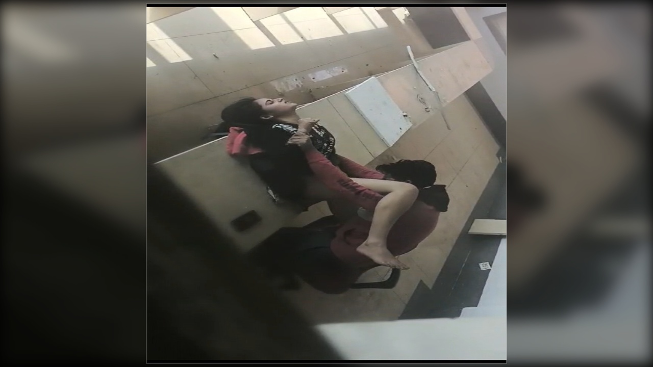 Cute Indian College Girl Kissing and Fucking Hard with Boyfriend - Viral MMS